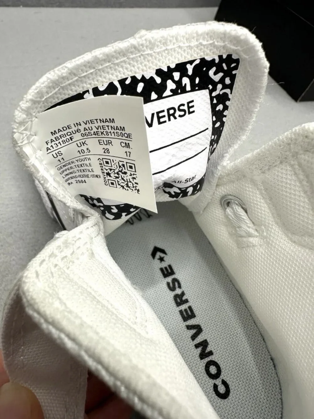 Converse Sneakers CTAS 1V Girls Size 11Y High Top White Pink Heart Print NIB